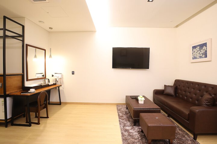 Room 31 of 84