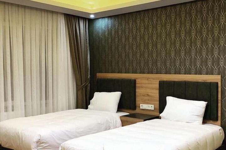 Room 8 of 54