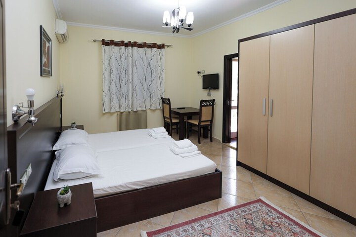 Room 5 of 24