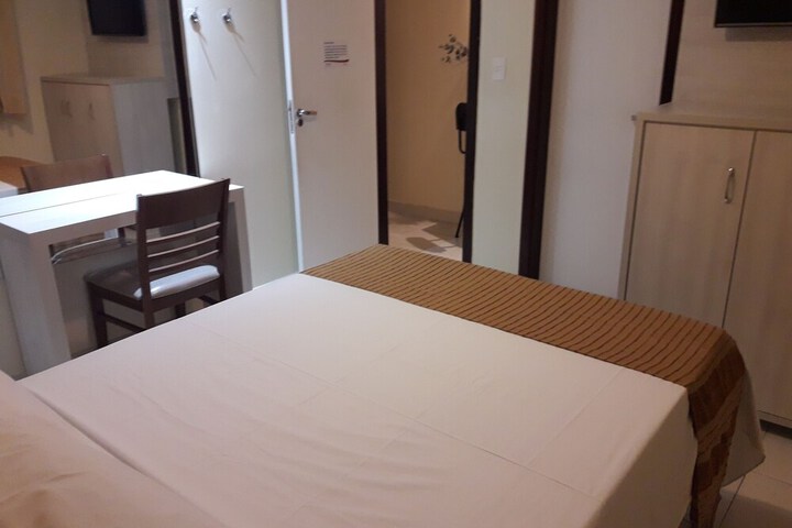 Room 10 of 80