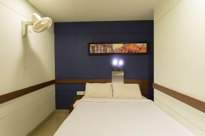 Room 12 of 39