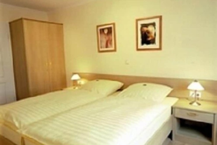 Room 2 of 9