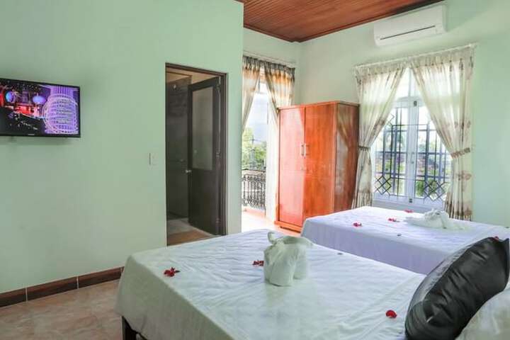 Room 5 of 40