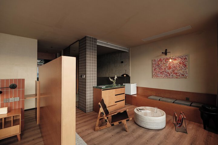 Room 35 of 169