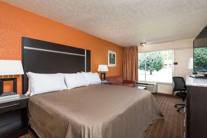 1 King Bed (1 of 3)