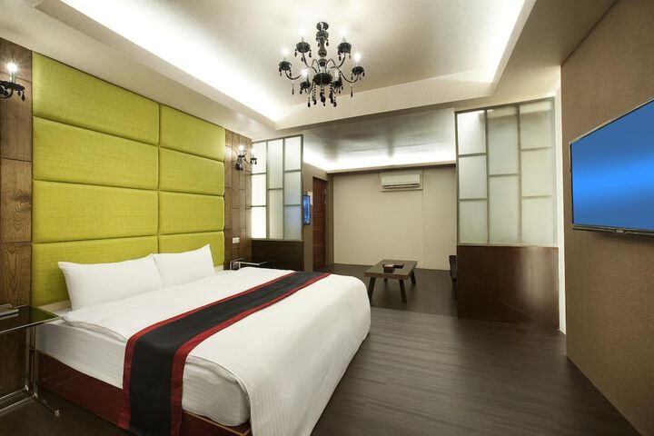 Room 19 of 32