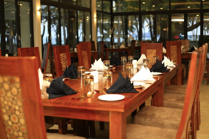 Dining 7 of 16