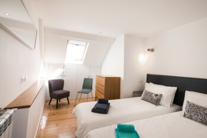 Room 19 of 32