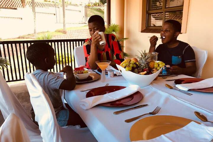 Dining 31 of 36