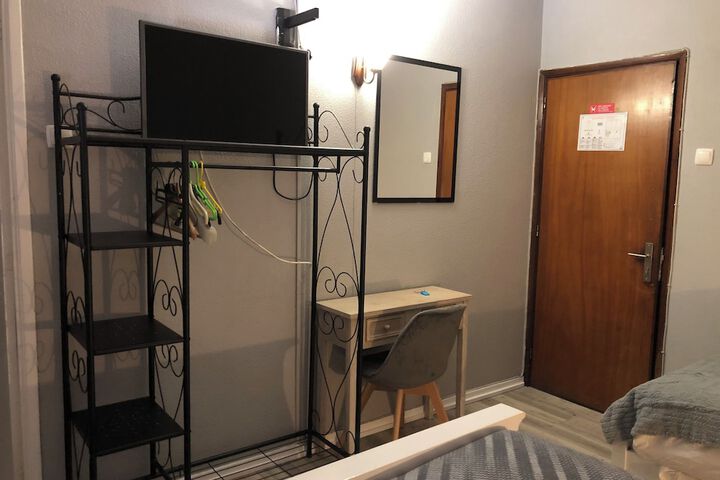 Room 25 of 39