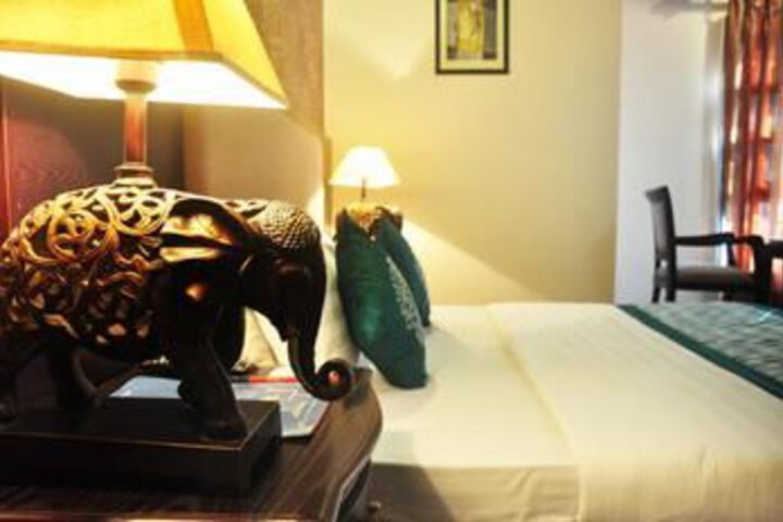 Room 10 of 20