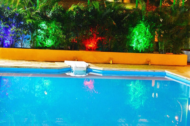 Pool 16 of 21