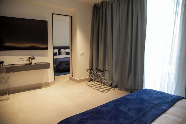 Room 15 of 40