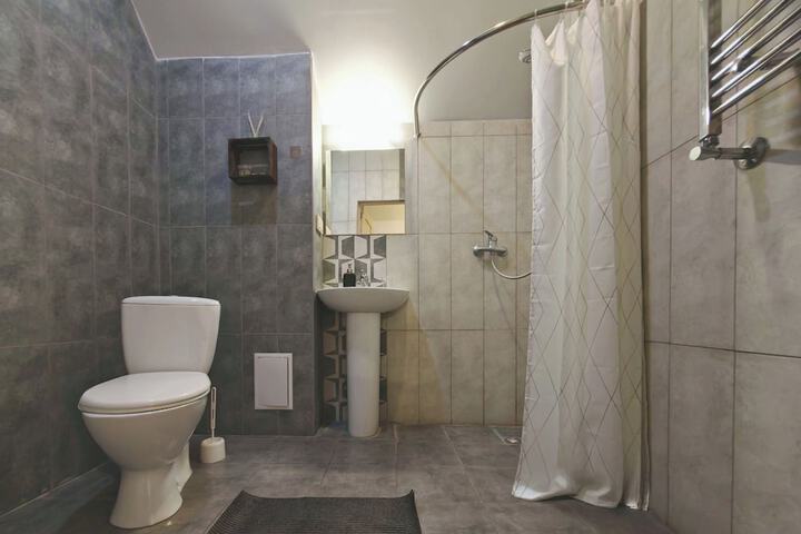 Room 42 of 57