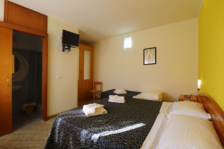 Room 29 of 150