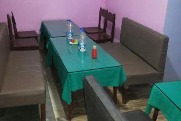 Dining 3 of 9
