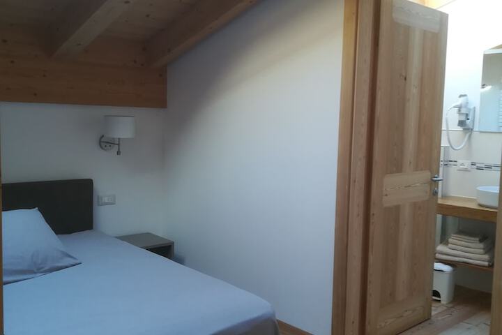 Room 27 of 58
