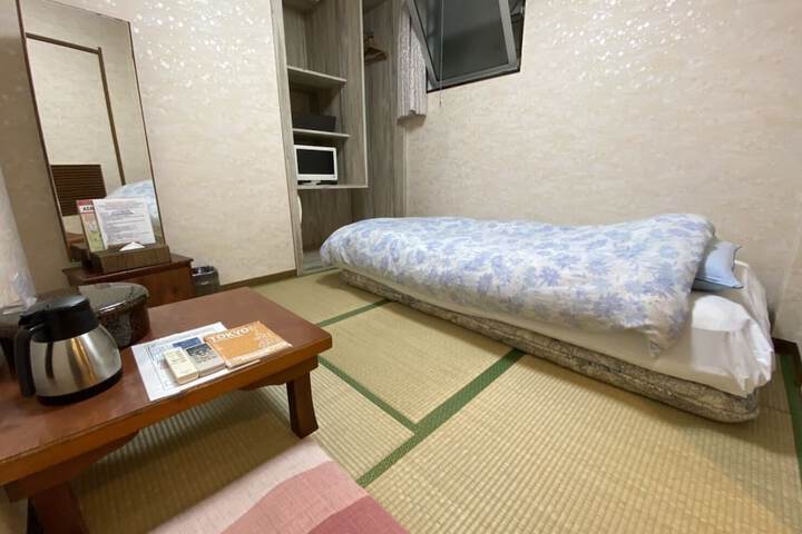 Room 6 of 54