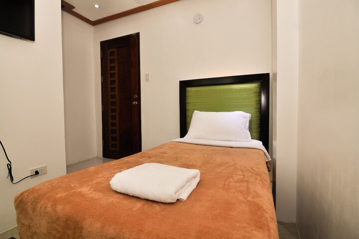 Room 12 of 35