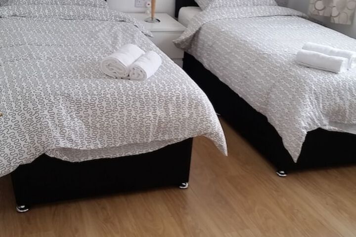 Room 13 of 27