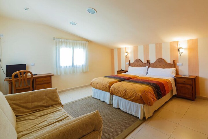 Room 11 of 36