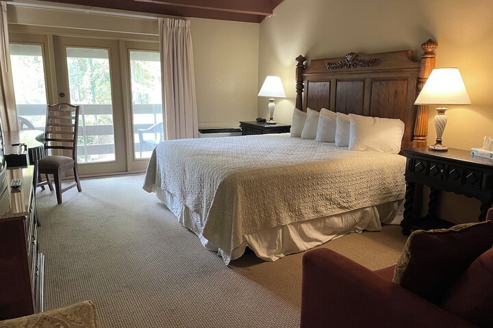 Room 12 of 33
