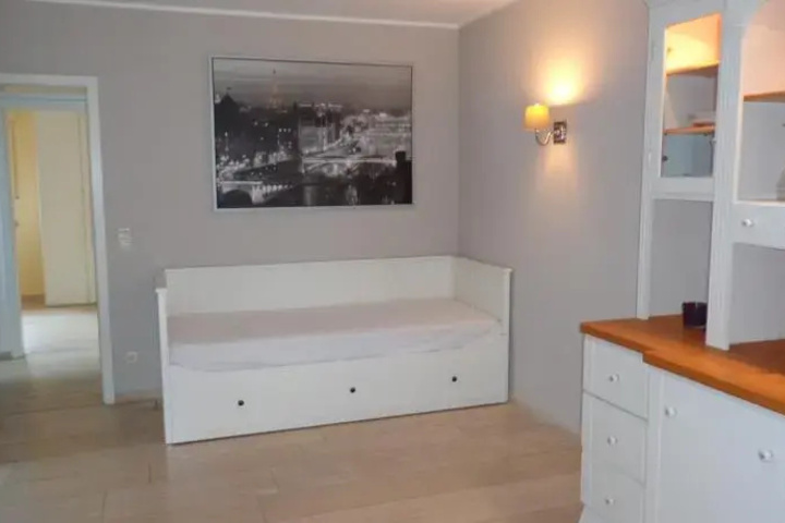 Room 6 of 19