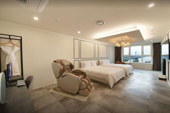 Room 25 of 140