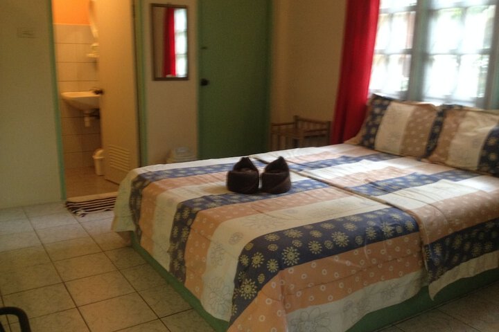 Room 8 of 32