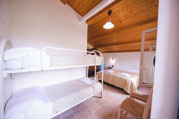 Room 9 of 75