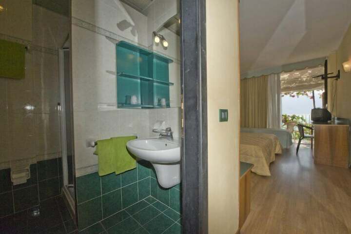 Room 16 of 24