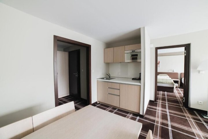 Room 8 of 24