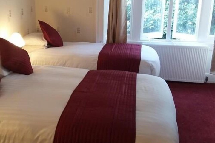 Room 6 of 42