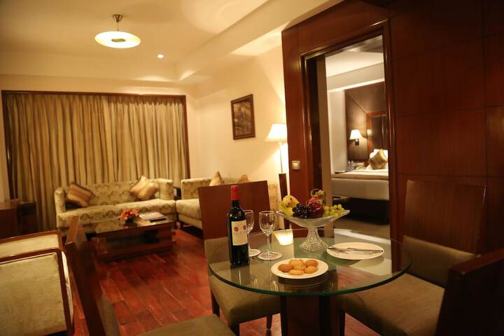 Room 32 of 84