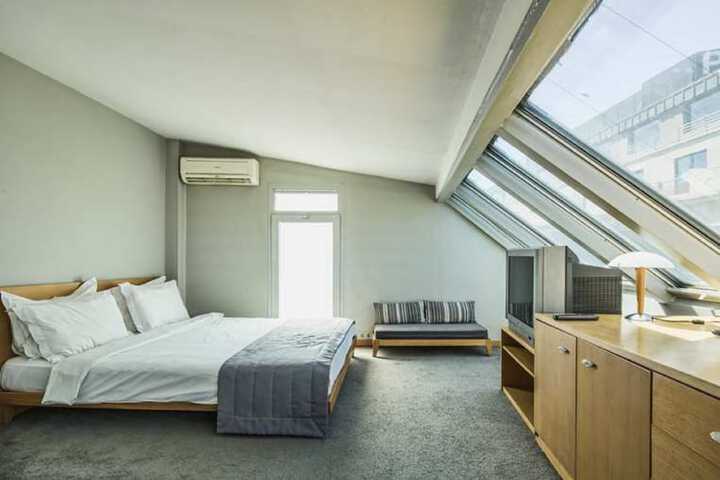 Room 16 of 67