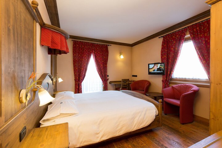 Room 9 of 39
