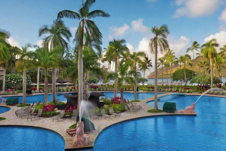 Hotel Pool