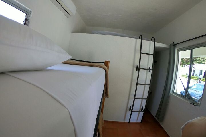 Room 19 of 106