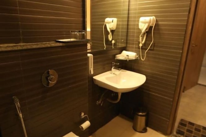 Room 15 of 19