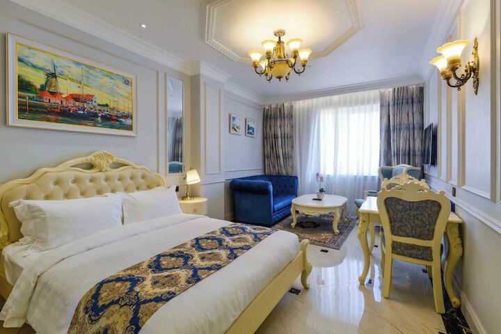 Room 46 of 195