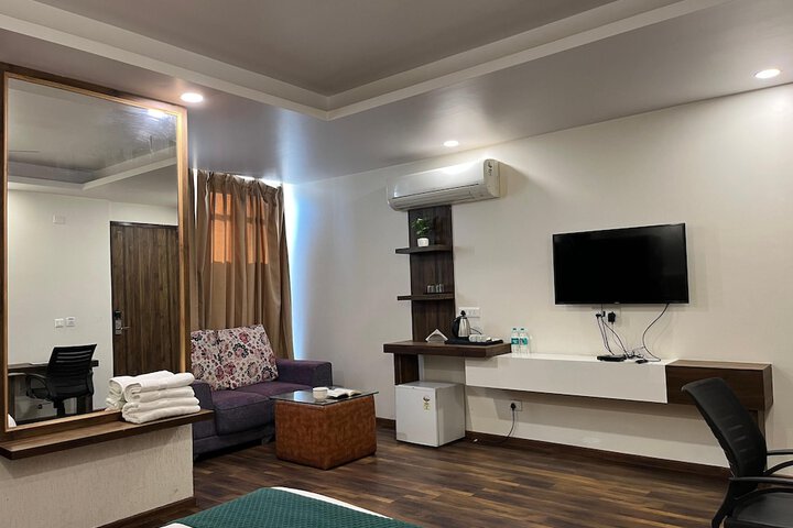 Room 18 of 38