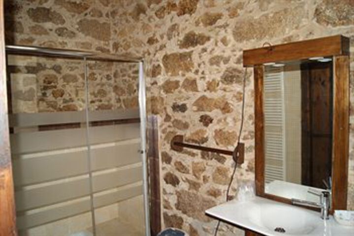 Room 2 of 40