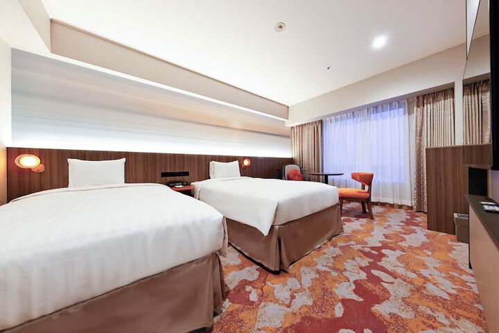 Room 19 of 38