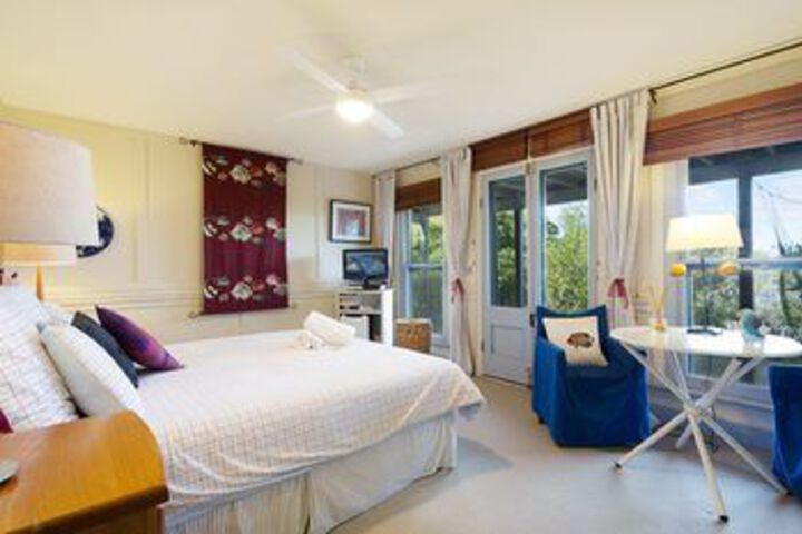 Room 8 of 17