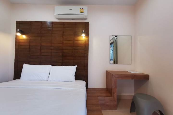 Room 8 of 79
