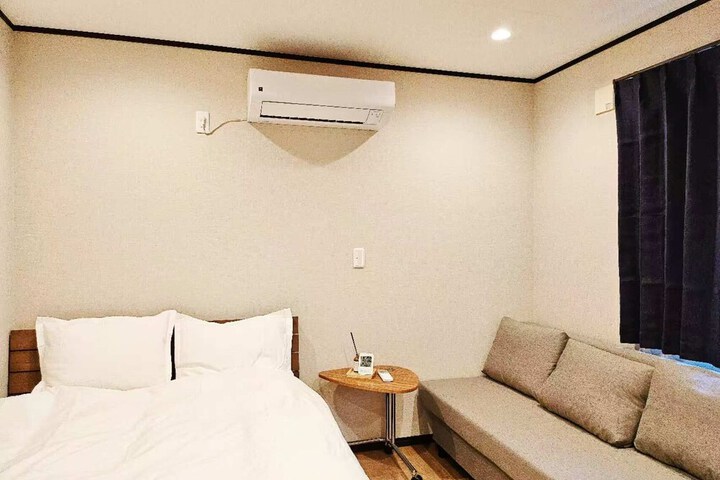 Room 25 of 47