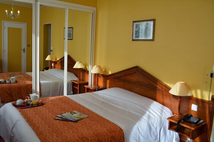 Room 4 of 37
