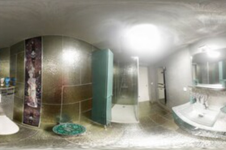 Room 4 of 23