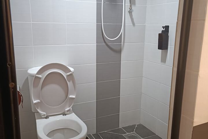 Room 12 of 20