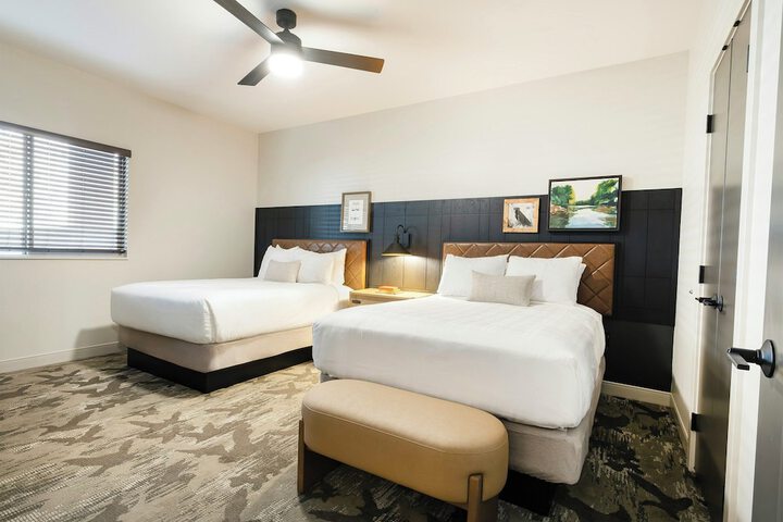 Room 9 of 39